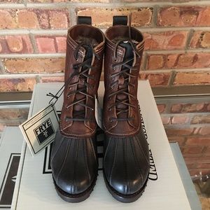 Frye Veronica women Duck Boots sz 7.5 $398